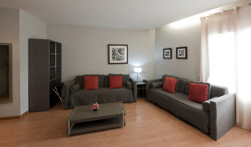 Amister Apartments Barcelona Eksteriør bilde
