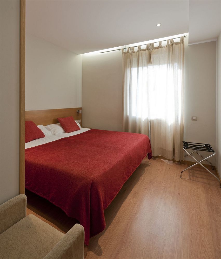 Amister Apartments Barcelona Eksteriør bilde