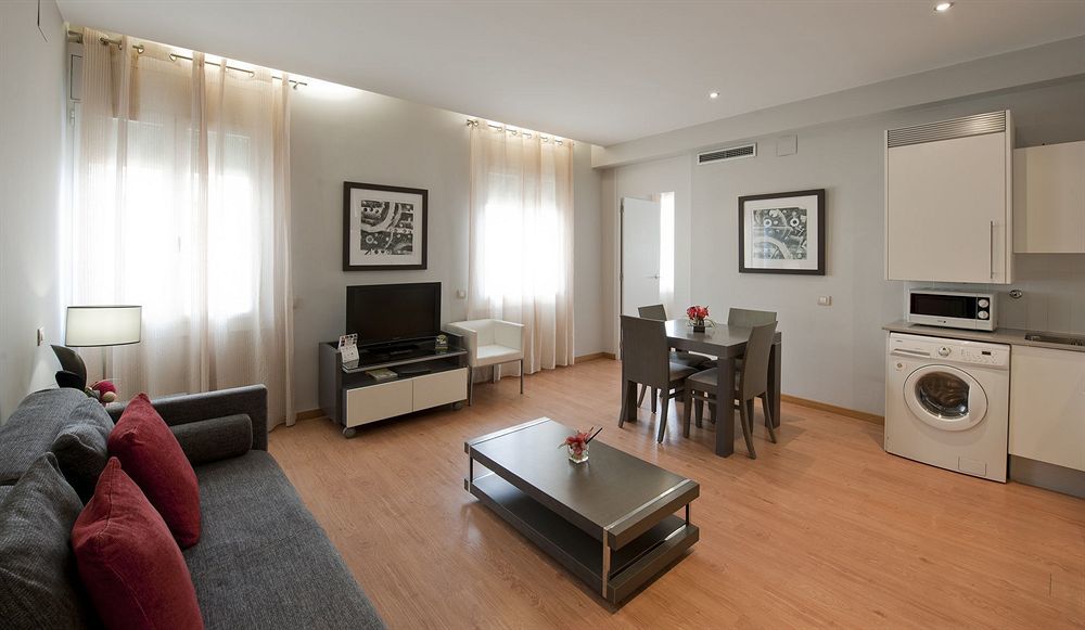 Amister Apartments Barcelona Eksteriør bilde