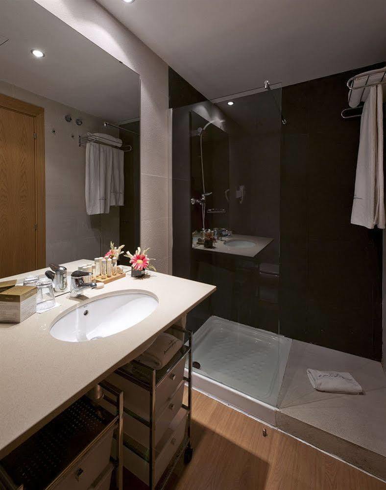 Amister Apartments Barcelona Eksteriør bilde