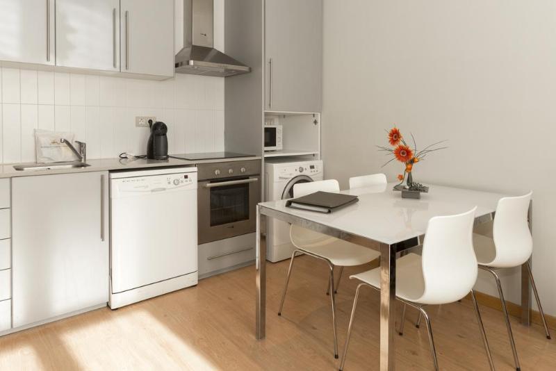 Amister Apartments Barcelona Eksteriør bilde