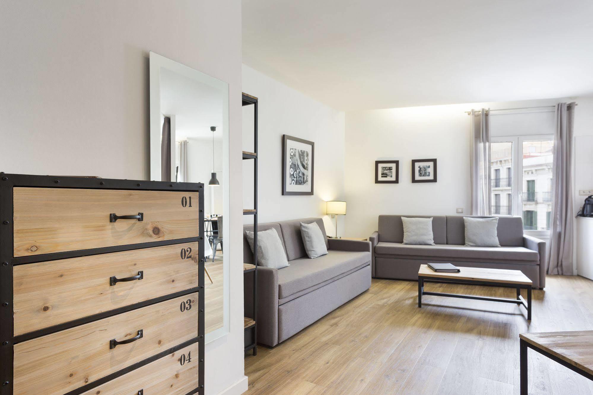 Amister Apartments Barcelona Eksteriør bilde